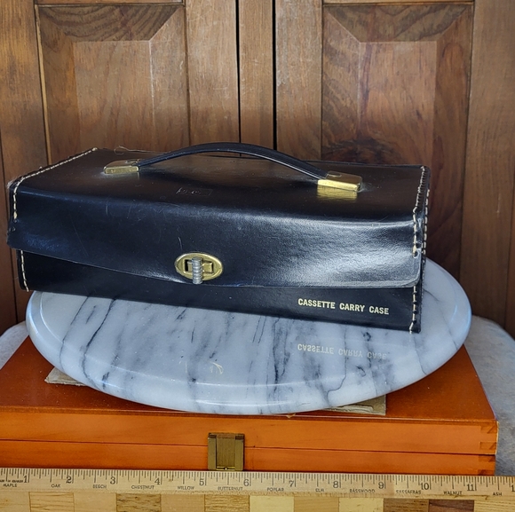 Black Cassette Carry Case - Picture 3 of 13